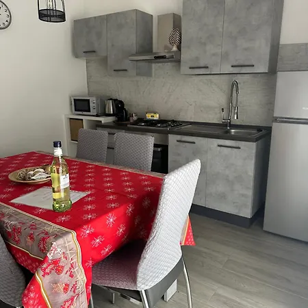アパート Nunziata Apartment